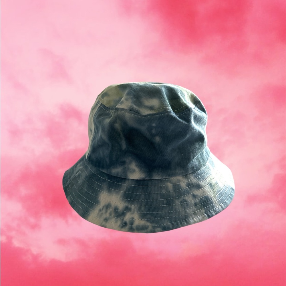 Blue green white bucket hat